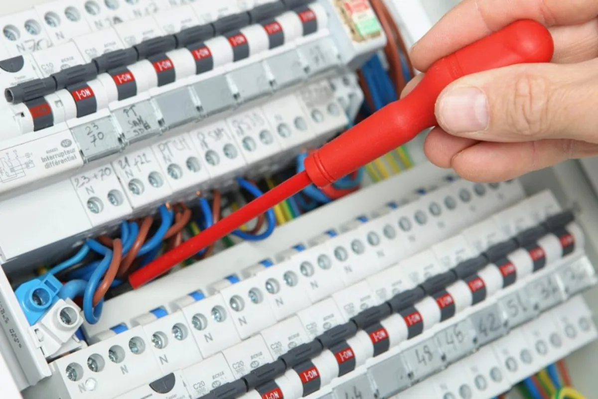 SOS électricien 24h/24 et 7j/7 à Vitry-sur-Seine